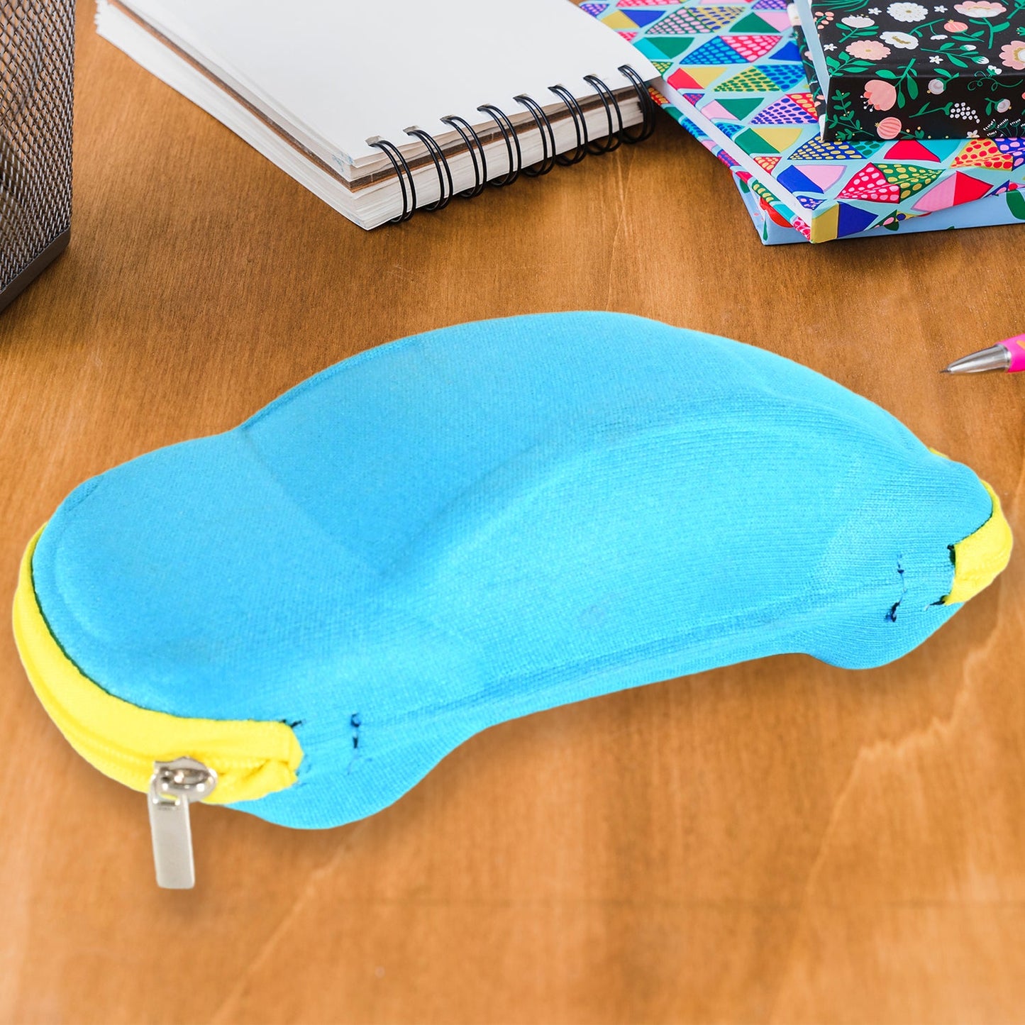 Cartoon Car Shape Sunglasses Box Portable Eyeglasses Case Fashion Lovely Sunglass Case Children's Glasses Box Blind Box for Kids Sunglasses Cases (1 Pc)