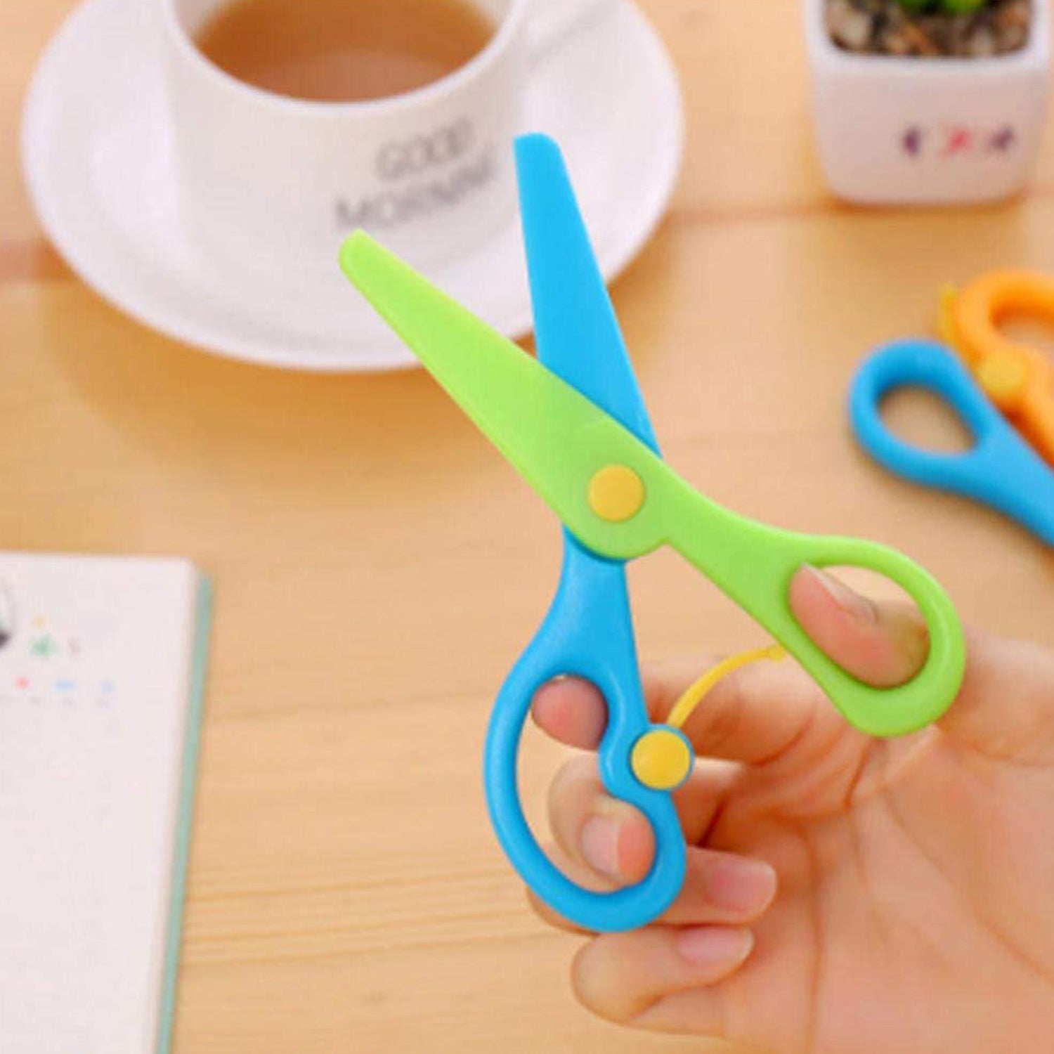 Plastic Safety Scissor, Pre-School Training Scissors. - Discount Karo