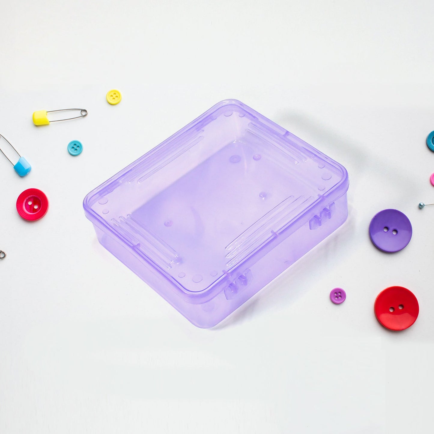 2004 plastic container used for storing things and stuffs and can also be used in any kind of places. 