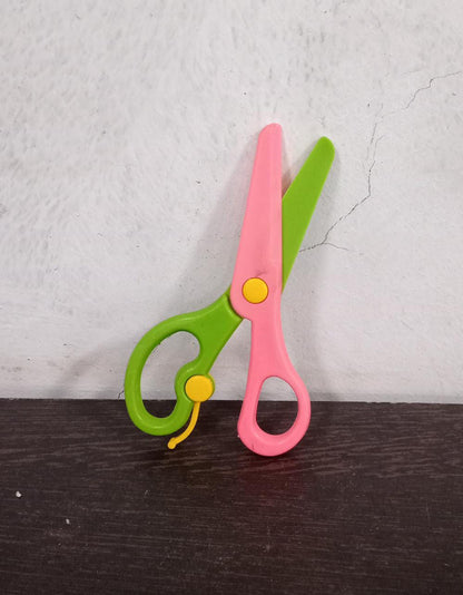 Plastic Safety Scissor, Pre-School Training Scissors. - Discount Karo