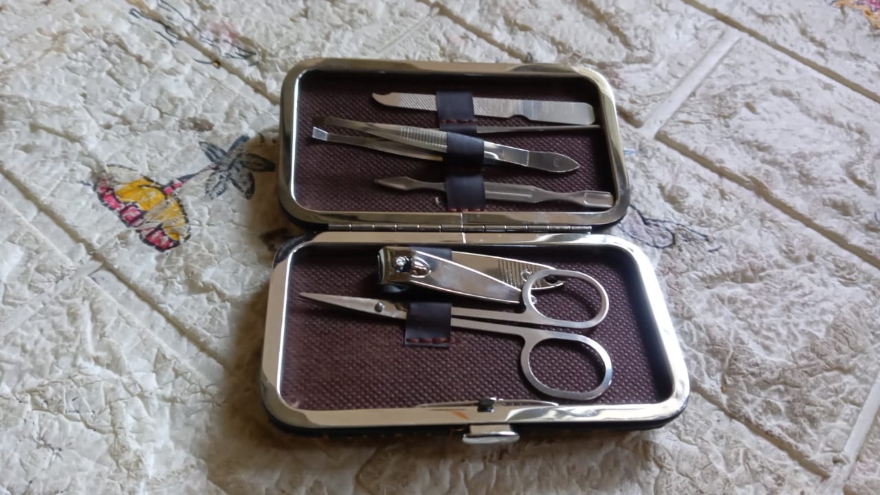 Nail Clipper Kit Fingernail Clipper, Manicure Set, Stainless Steel Nail Cutter Set ,Manicure Tool, Nail Clippers Care Tools with Lightweight and Beautiful Travel Case (6 Pc Set) - Discount Karo