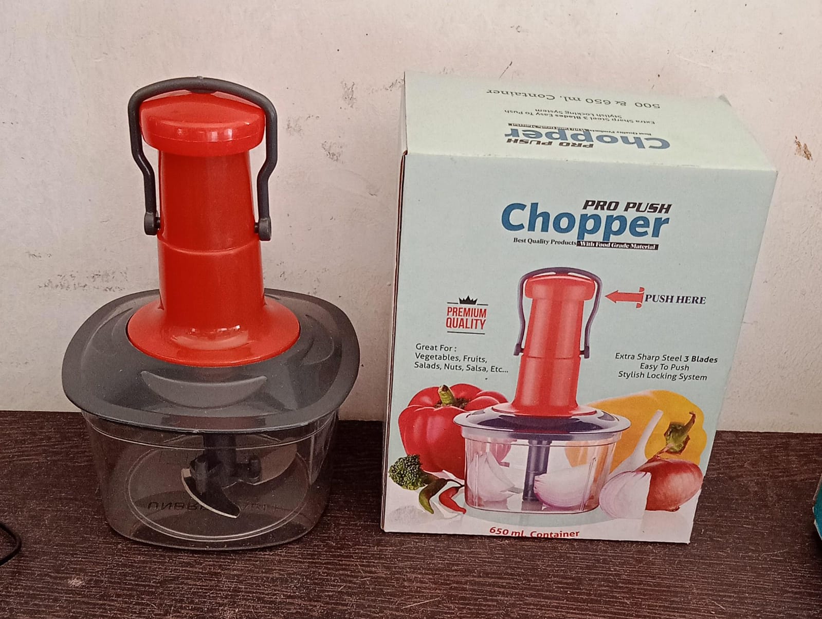 Manual Food Chopper (650ml): 3 Stainless Steel Blades, Locking System, Anti-Slip Base - Discount Karo