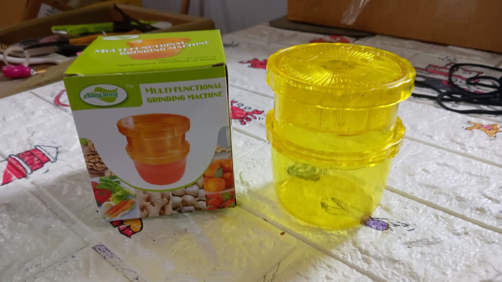 Multi-Function Grinding Machine 2 In 1 Portable Manual Citrus Juicer for Grind ginger And garlic Slurry, Fruit Squeezer, Squeeze Soy-bean milk, Vegetable Salad. Juice Cup Child Healthy Life Potable Juicer Machine - Discount Karo